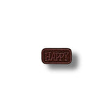 Parche bordado rectangular en color marrón oscuro con la palabra "HAPPY" centrada en letras mayúsculas.