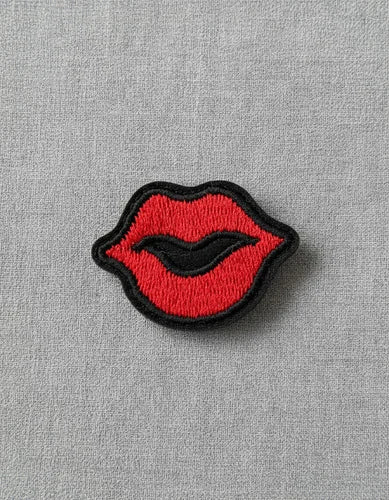 Parche Camiseta Labios Rojos