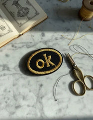 Parche Camiseta OK Dorado Clásico