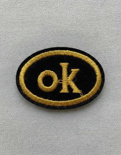 Parche Camiseta OK Dorado Clásico