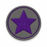 Parche Mediano Camiseta Estrella Morada Fondo Gris