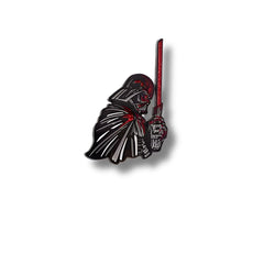 Pin Metálico Darth Vader con Sable
