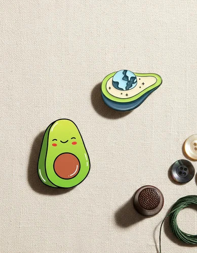 Pin Metálico Aguacate Planetario
