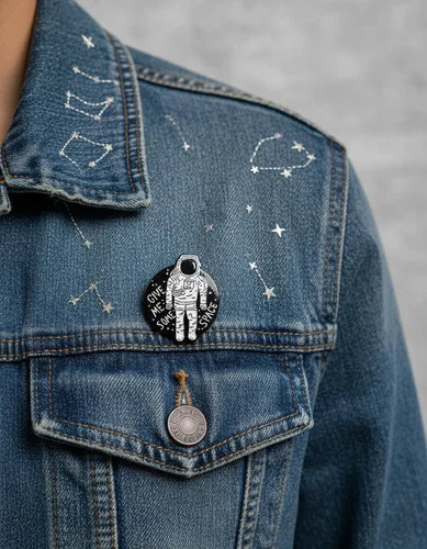 Pin Metálico Astronauta Dame mi Espacio