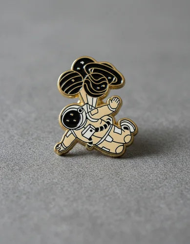 Pin Metálico Astronauta Vuelo Planetario