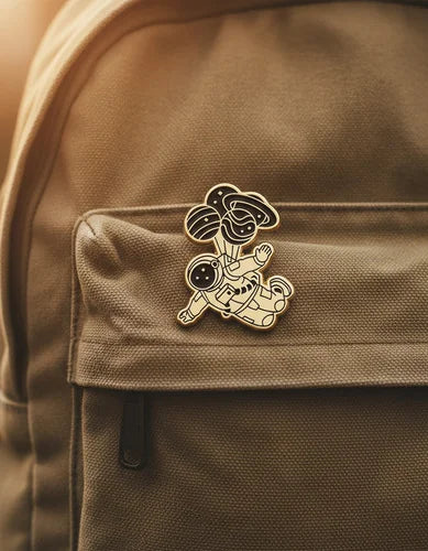 Pin Metálico Astronauta Vuelo Planetario