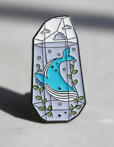 Pin Metálico Ballena en Botella