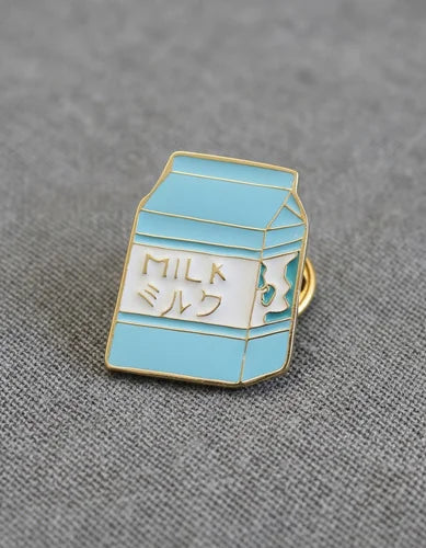 Pin Metálico Caja de Leche Japonesa