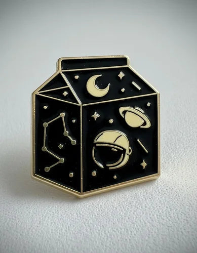 Pin Metálico Caja de Leche Universal