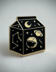 Pin Metálico Caja de Leche Universal