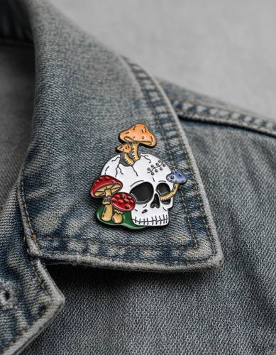 Pin Metálico Calavera Fungi