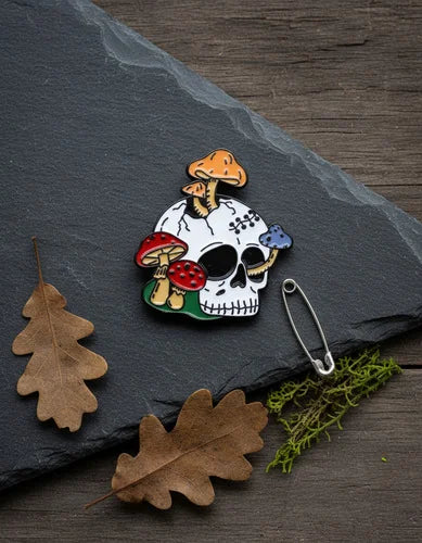 Pin Metálico Calavera Fungi