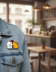 Pin Metálico Capibara y Pollito Enamorados