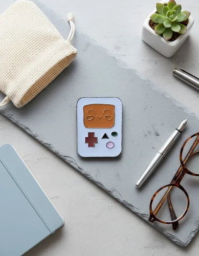 Pin Metálico Consola Retro Carita Feliz