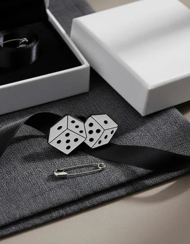 Pin Metálico Dados de la Suerte Oogie Boogie