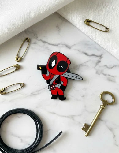 Pin Metálico Deadpool Espada