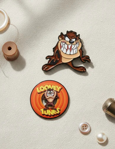 Pin Metálico Demonio de Tasmania Sonrisa