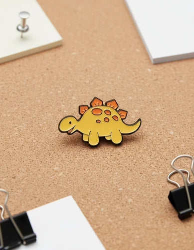 Pin Metálico Dinosaurio Estegosaurio Kawaii