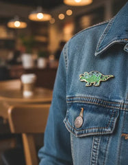 Pin Metálico Dinosaurio Triceratops Verde