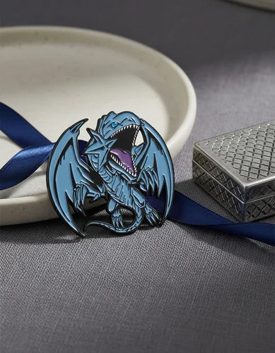 Pin Metálico Dragón Blanco de Ojos Azules