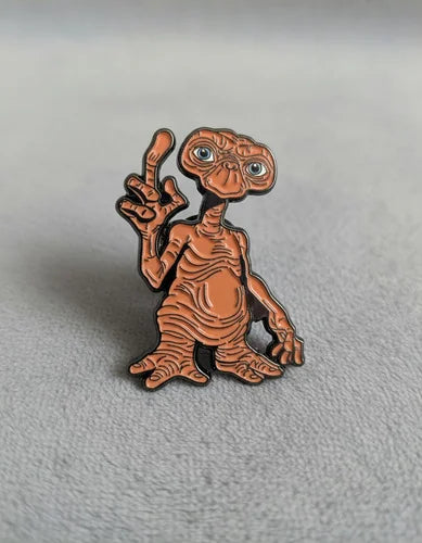Pin Metálico E.T. Clásico