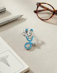 Pin Metálico Estetoscopio Azul Cielo Plateado