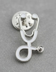 Pin Metálico Estetoscopio Blanco Plateado