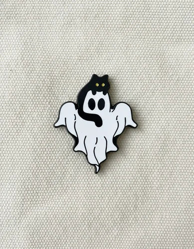 Pin Metálico Fantasma y Gatito Asustando