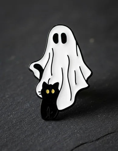 Pin Metálico Fantasma y Gatito Vigilando