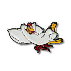 Pin Metálico Gallo Claudio Acostado