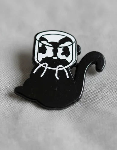 Pin Metálico Gatito Atrapado en Vaso