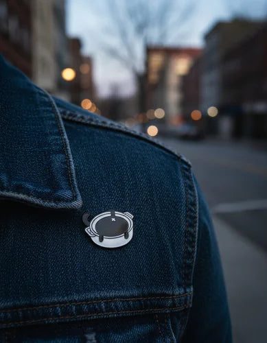 Pin Metálico Gatito en Cazuela