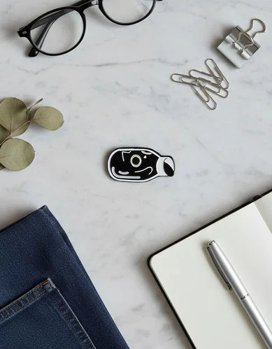 Pin Metálico Gatito en Envase