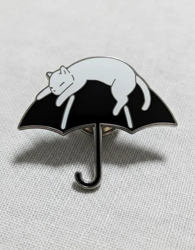 Pin Metálico Gatito en Paraguas