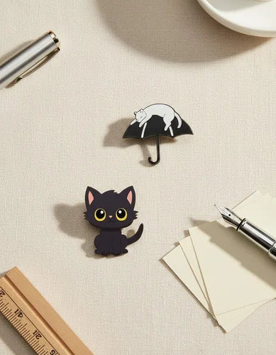 Pin Metálico Gatito en Paraguas