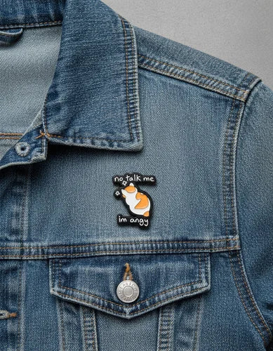 Pin Metálico Gato Enfadado No Talk Me