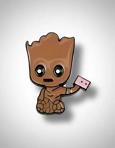 Pin Metálico Groot Hacha