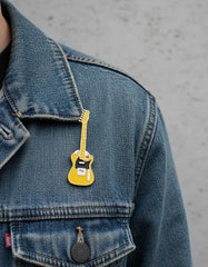 Pin Metálico Guitarra Eléctrica Amarilla Retro