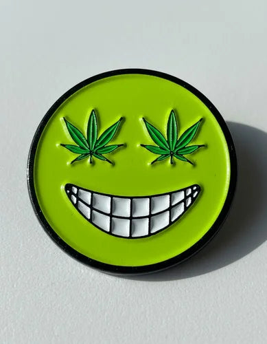 Pin Metálico Happy Weed Face