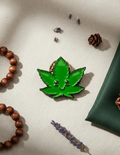 Pin Metálico Happy Weed Hoja