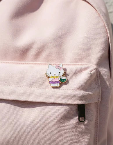Pin Metálico Hello Kitty Hawaiana