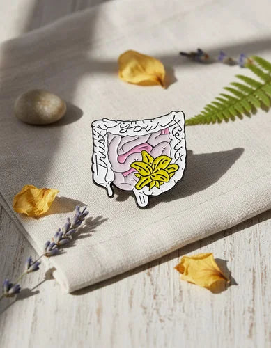 Pin Metálico Intestino con Flor Amarilla
