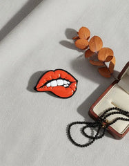 Pin Metálico Labios Retro Naranja