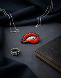 Pin Metálico Labios Retro Naranja
