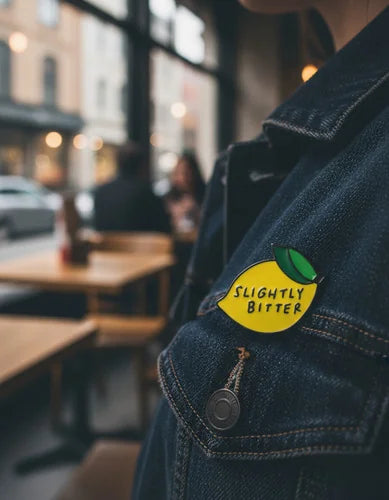 Pin Metálico Limón Slightly Bitter