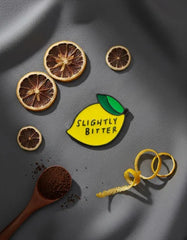 Pin Metálico Limón Slightly Bitter