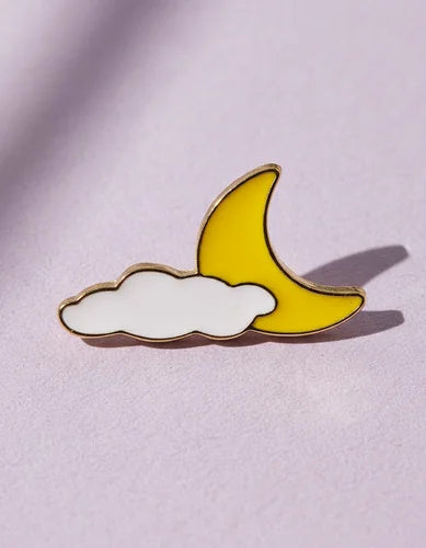 Pin Metálico Luna Menguante con Nube