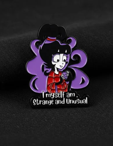 Pin Metálico Lydia Deetz Extraña y Singular