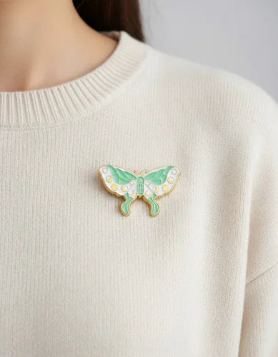 Pin Metálico Mariposa Lunar Verde