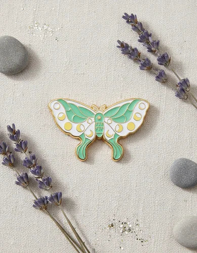 Pin Metálico Mariposa Lunar Verde